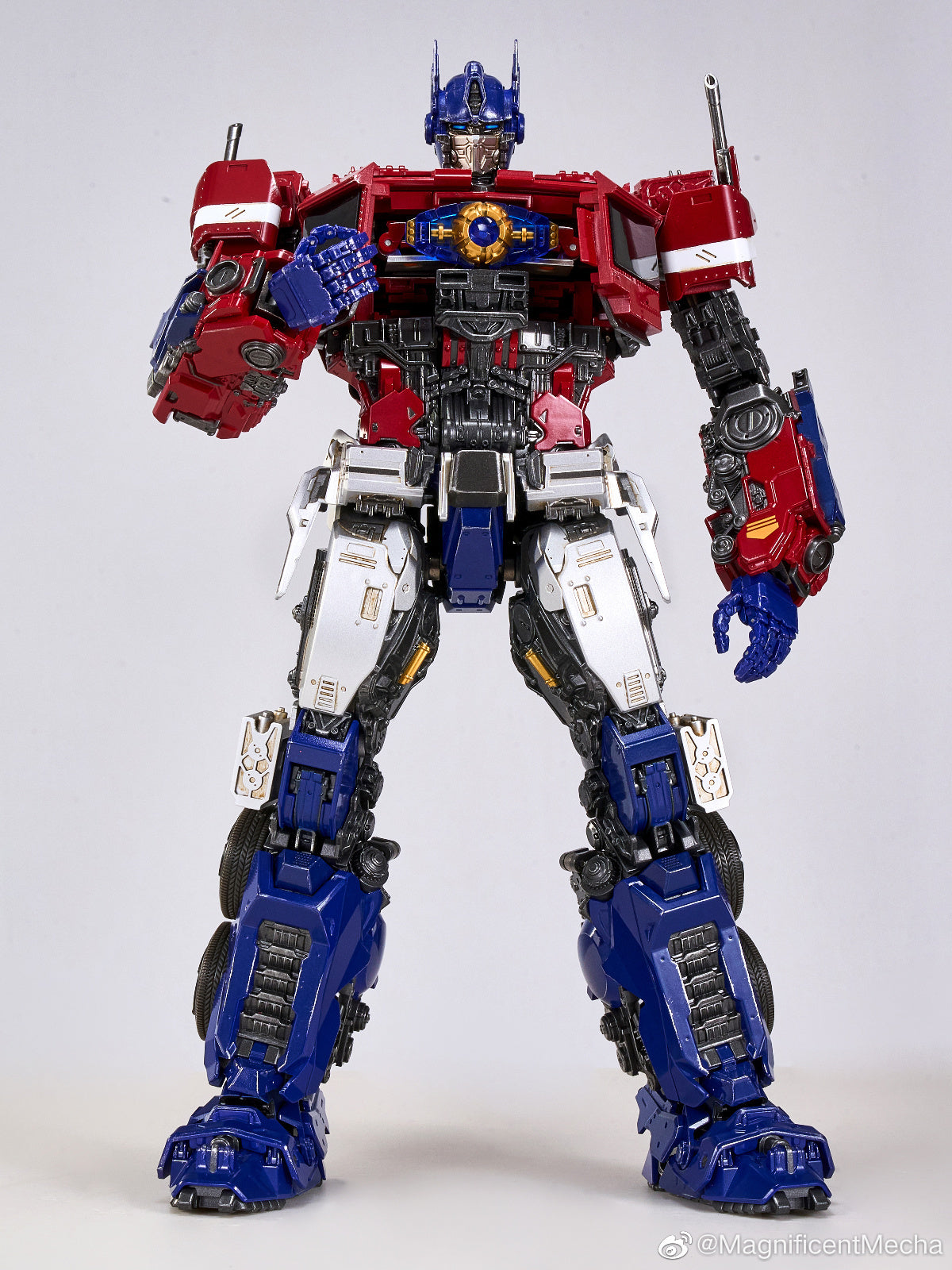 Magnificent Mecha MM01 Optimus Prime 30cm Transformable Action Figure