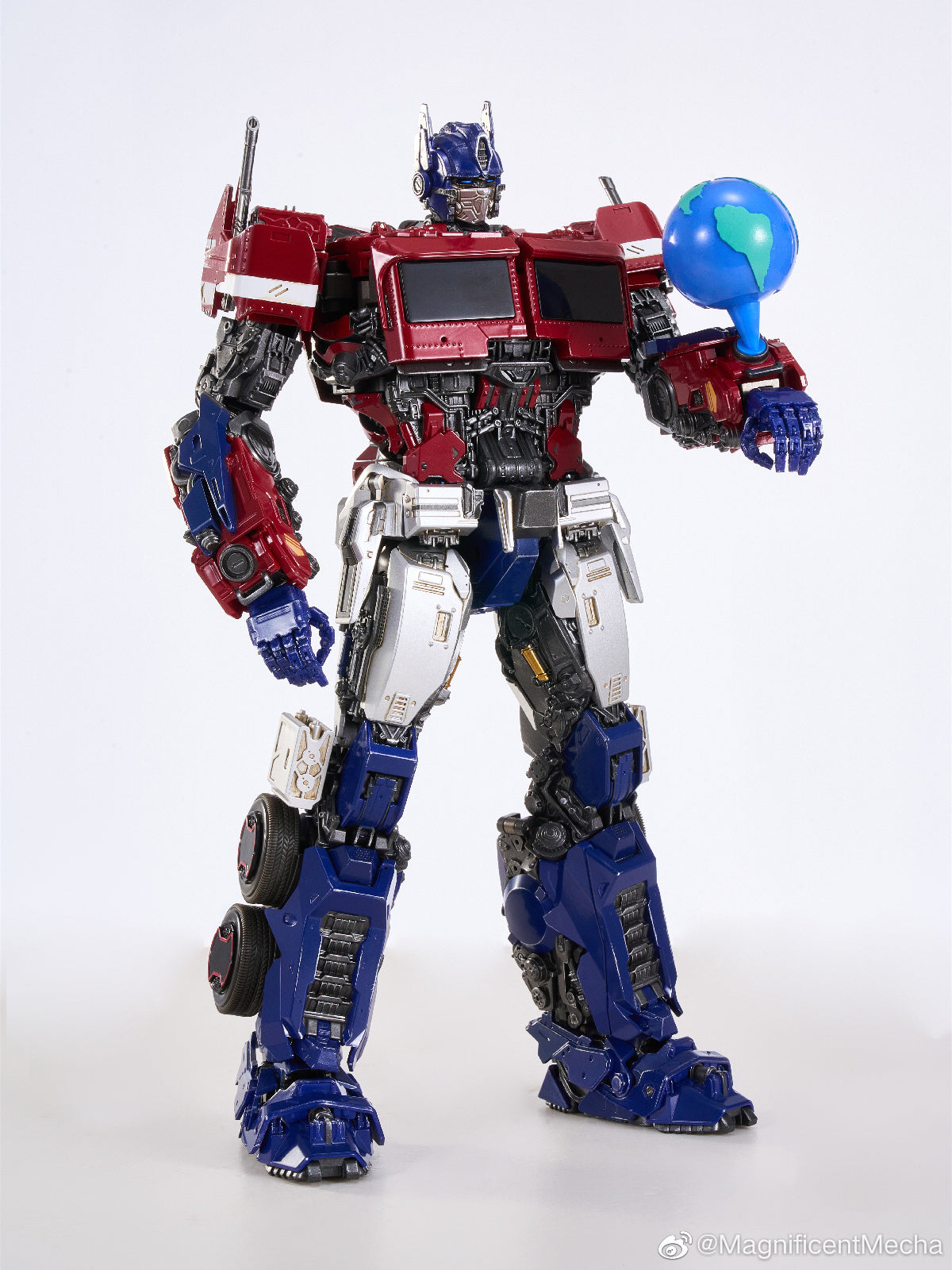 Magnificent Mecha MM01 Optimus Prime 30cm Transformable Action Figure