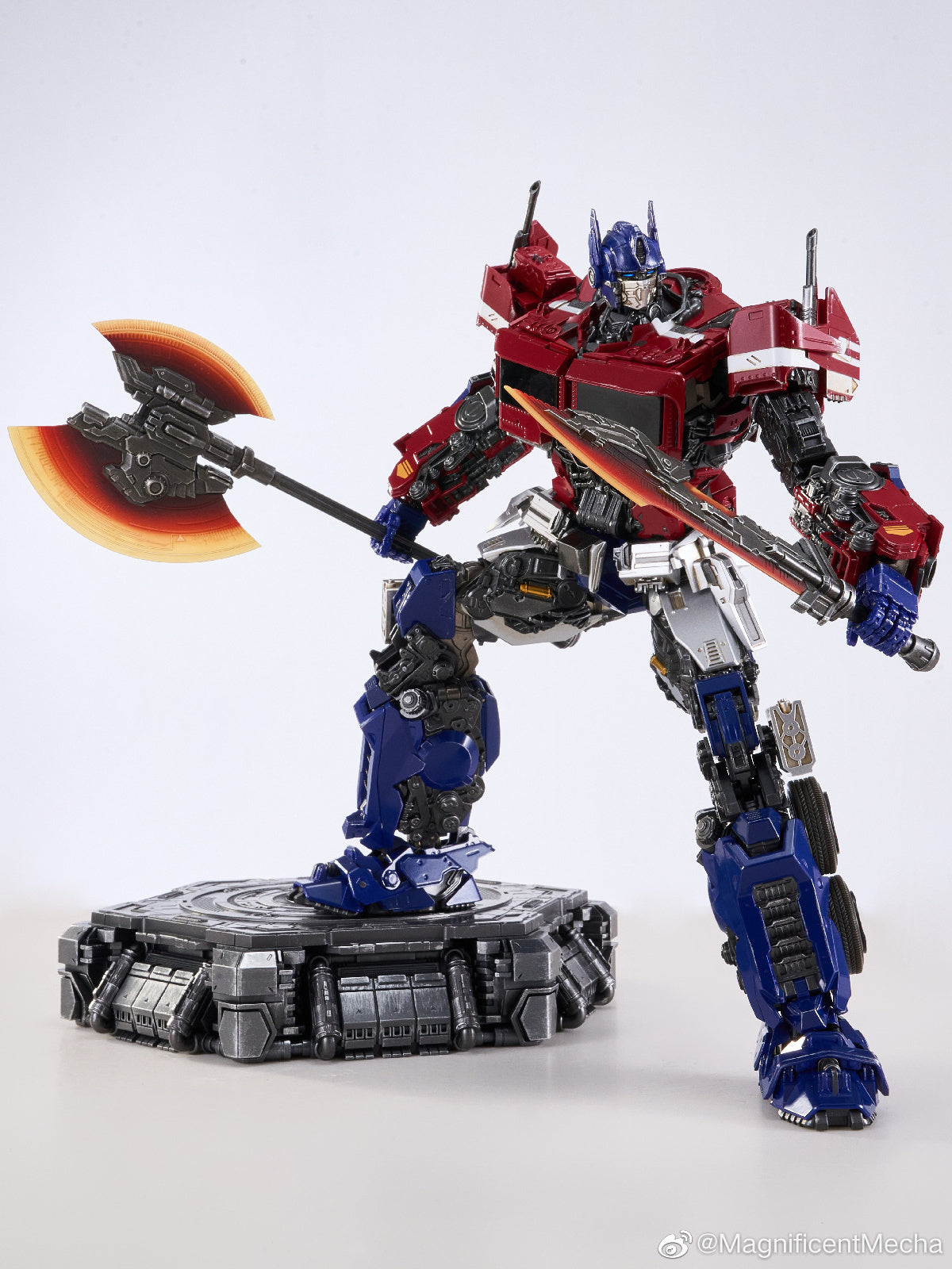 Magnificent Mecha MM01 Optimus Prime 30cm Transformable Action Figure