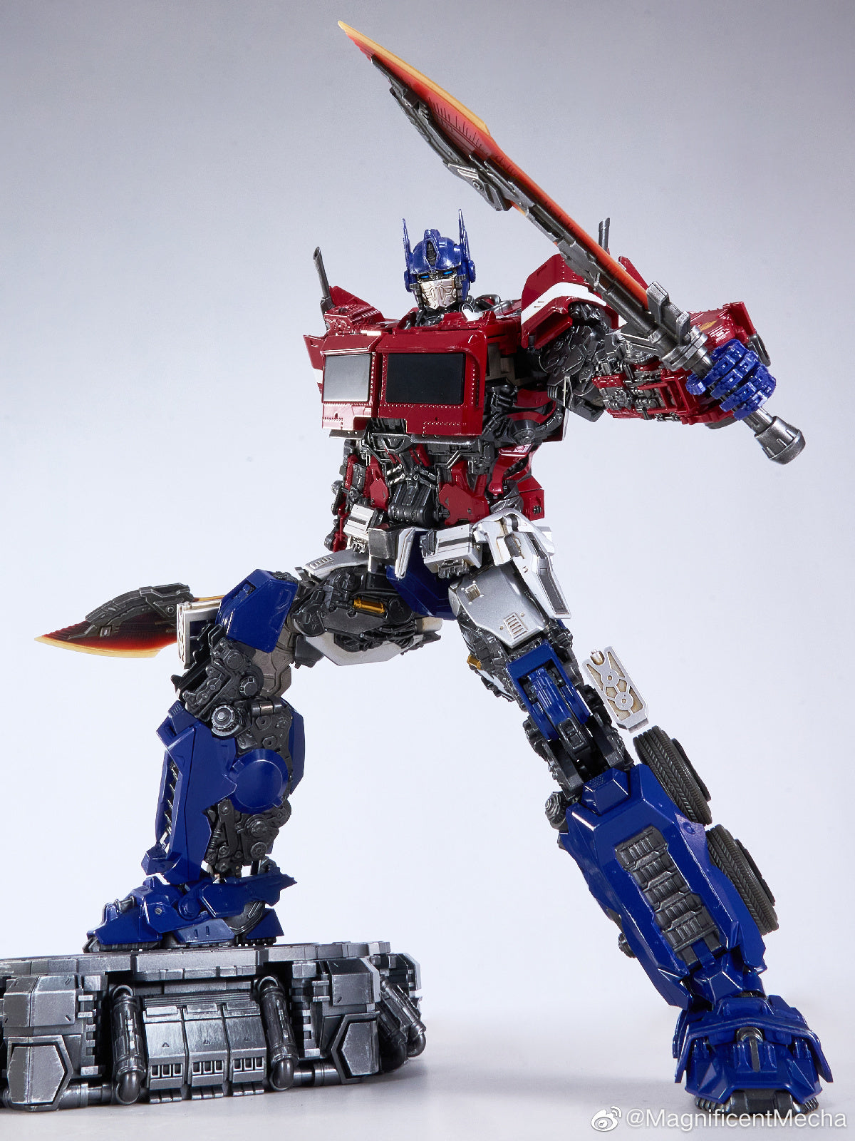 Magnificent Mecha MM01 Optimus Prime 30cm Transformable Action Figure