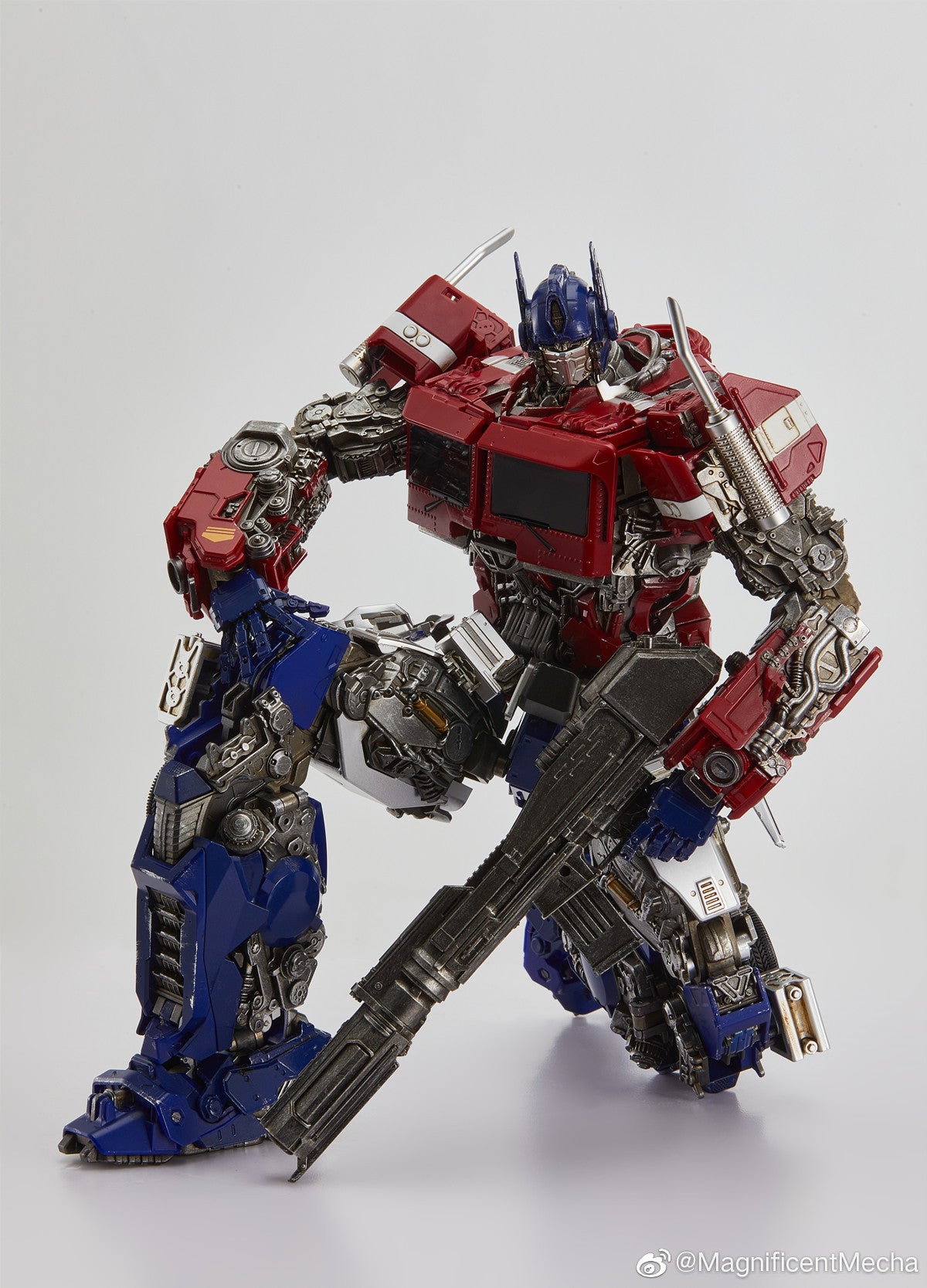 Magnificent Mecha MM01 Optimus Prime 30cm Transformable Action Figure