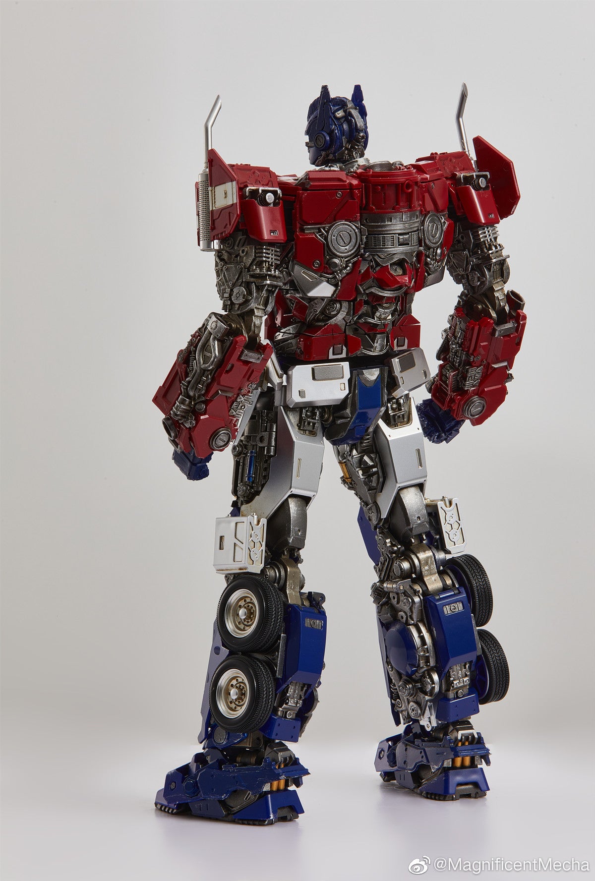 Magnificent Mecha MM01 Optimus Prime 30cm Transformable Action Figure