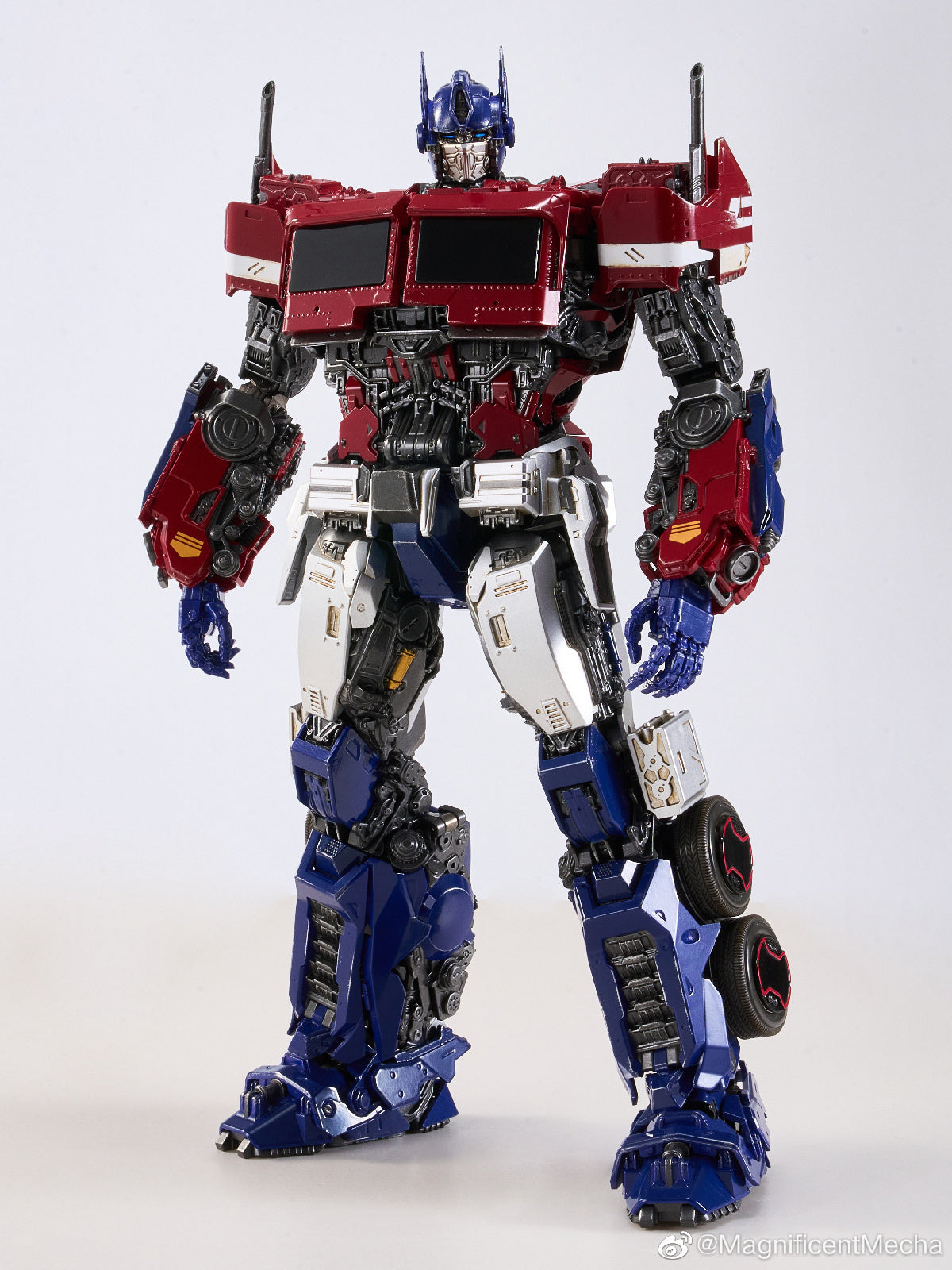 Magnificent Mecha MM01 Optimus Prime 30cm Transformable Action Figure