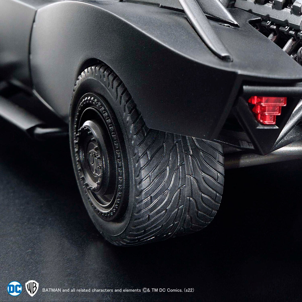 [In Stock] Bandai Batmobile (2022 The Batman Ver.) 1/35 Scale Plastic Model Kit AU Stock