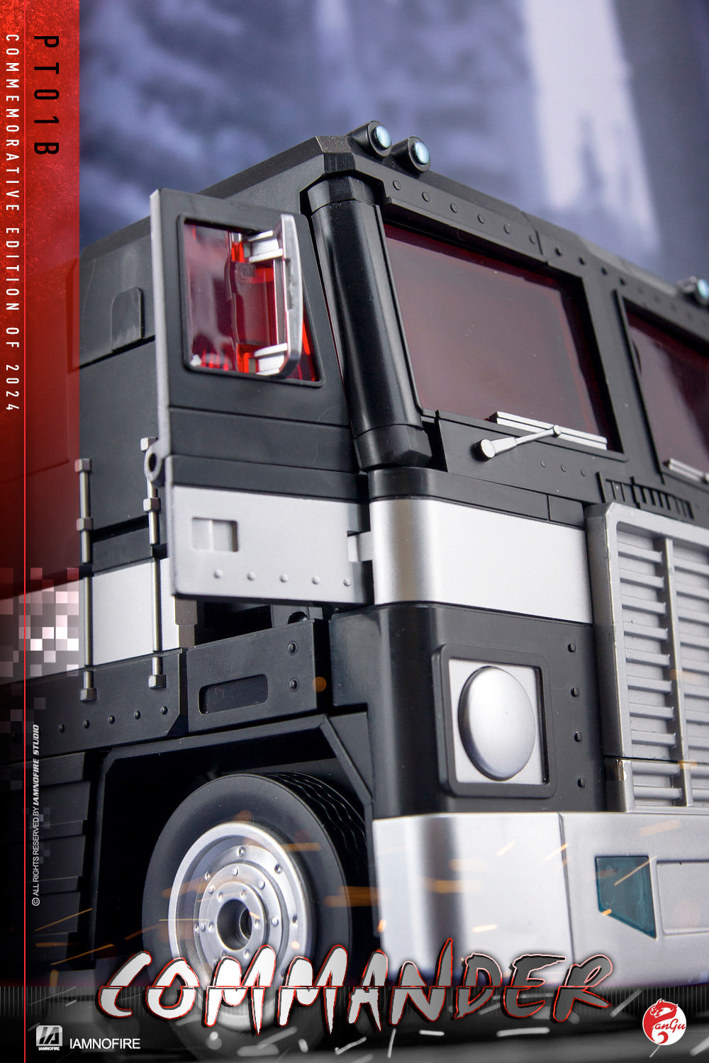 [Pre-order] Pangu Toys PT-01B G1 Nemesis Prime 45cm Transformable Action Figure