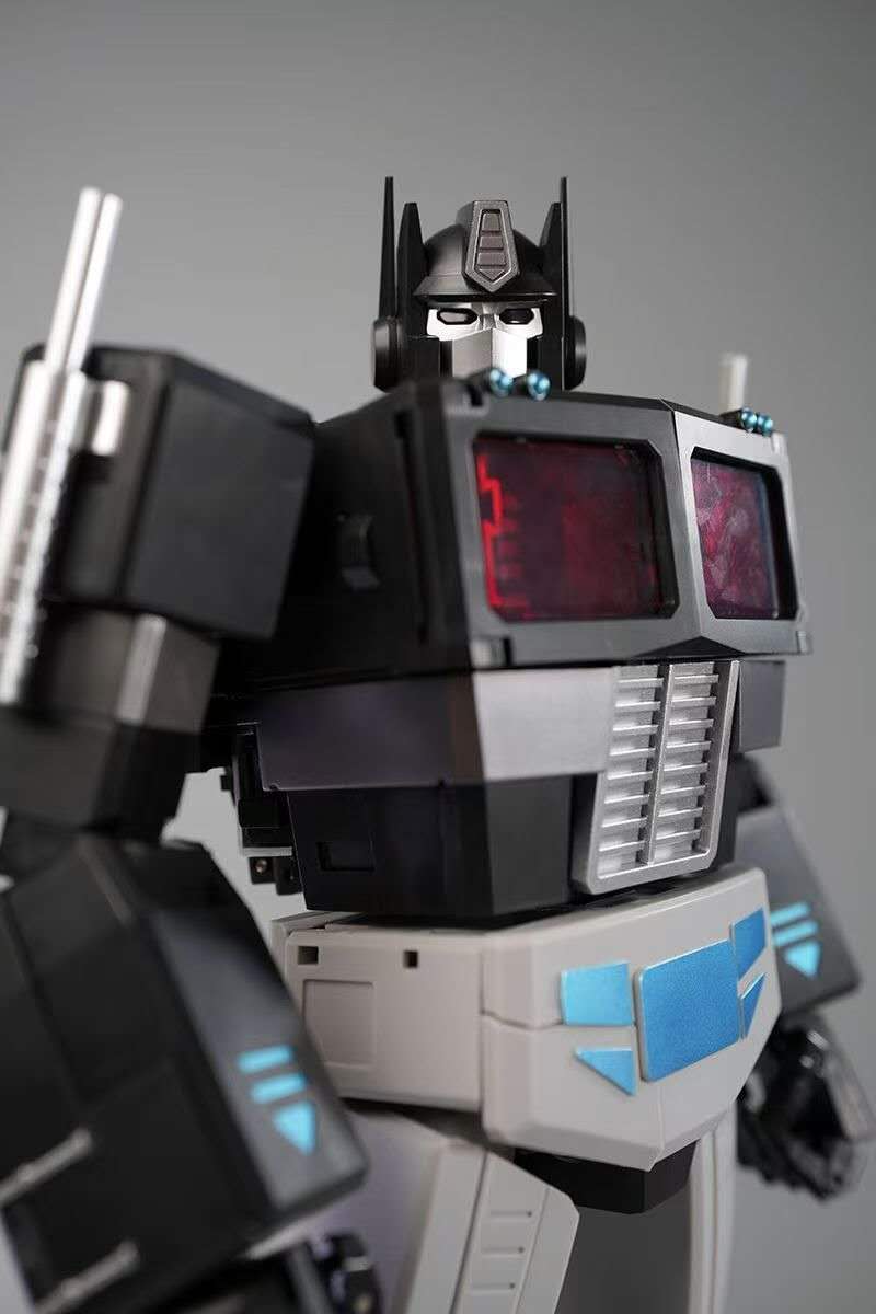 [Pre-order] Pangu Toys PT-01B G1 Nemesis Prime 45cm Transformable Action Figure