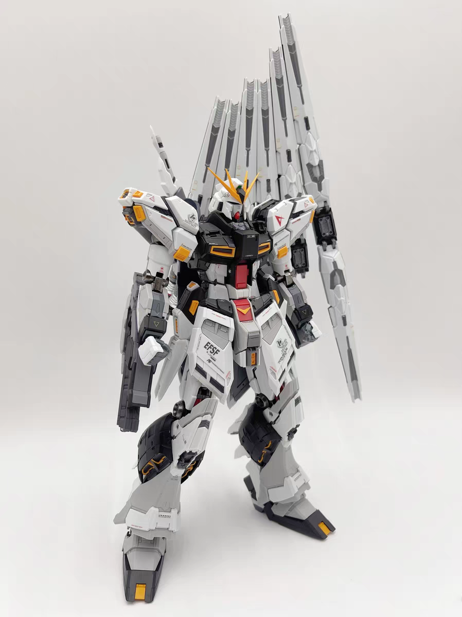 [In Stock] V-Tiger MG 1/100 RX-93 V Nu Gundam GK style Model Kit w/ Metal Frame