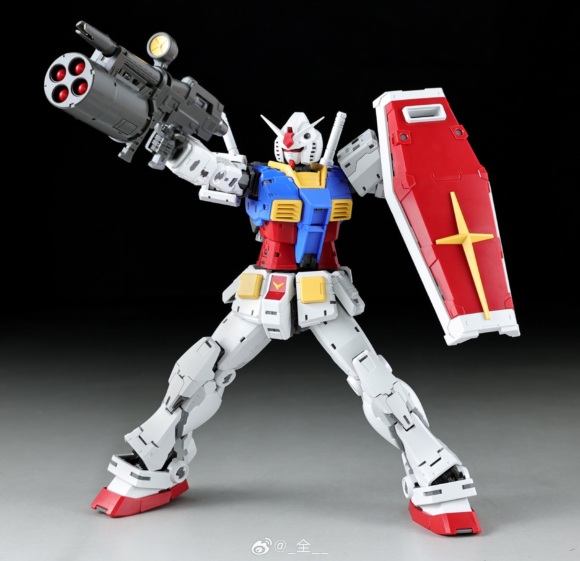 RG拡大版 1/100 RX-78 ガンダム FAT CAT 全塗装完成品 ① ガンプラ 飾る 棚