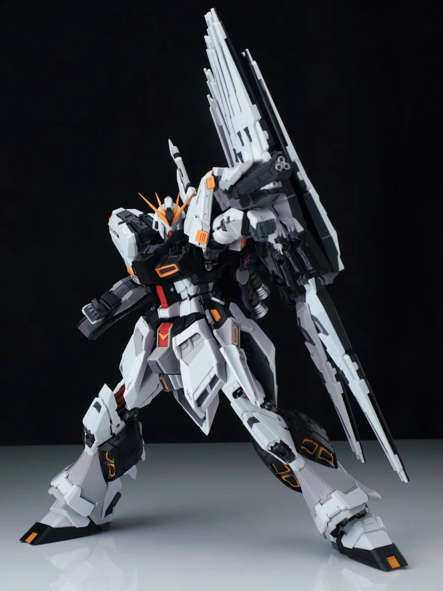 [In Stock] V-Tiger MG 1/100 RX-93 V Nu Gundam GK style Model Kit w/ Metal Frame