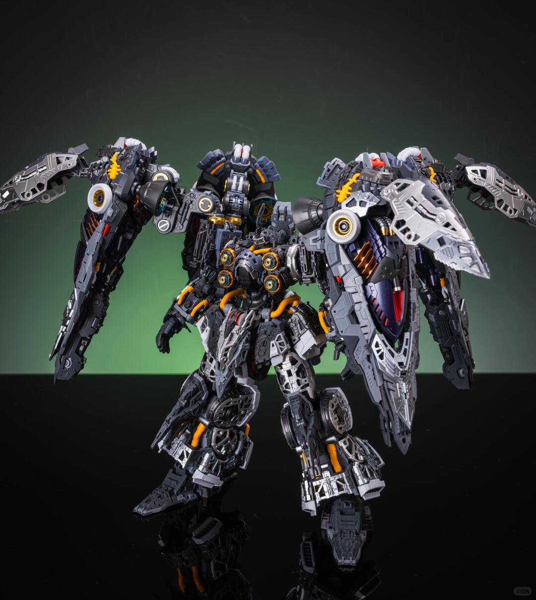 Axis Model Solomon 1/100 Kshatriya 22cm Model Kit w/LED Kit